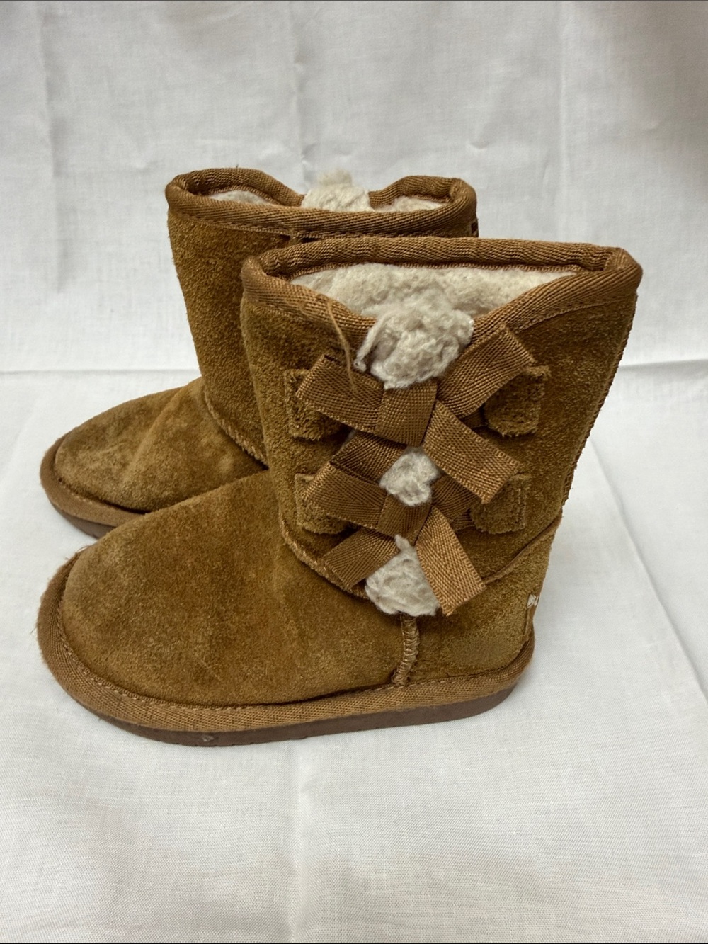 Koolaburra by Uggs Kids Cozy Shearling-Lined Brown Boot with Decorative Bows